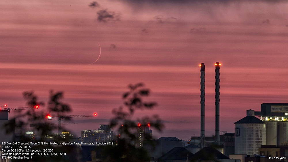 Photo of the crescent moon in a stunning red sky?attr=image_orig